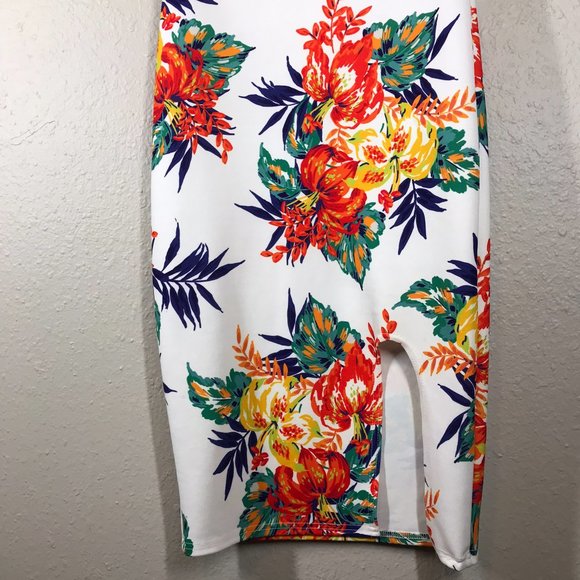 PrettyLittleThing White w/ Floral Bardot Printed Dress - Picture 4 of 14